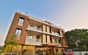 Hotel Tulsi Residency 3*